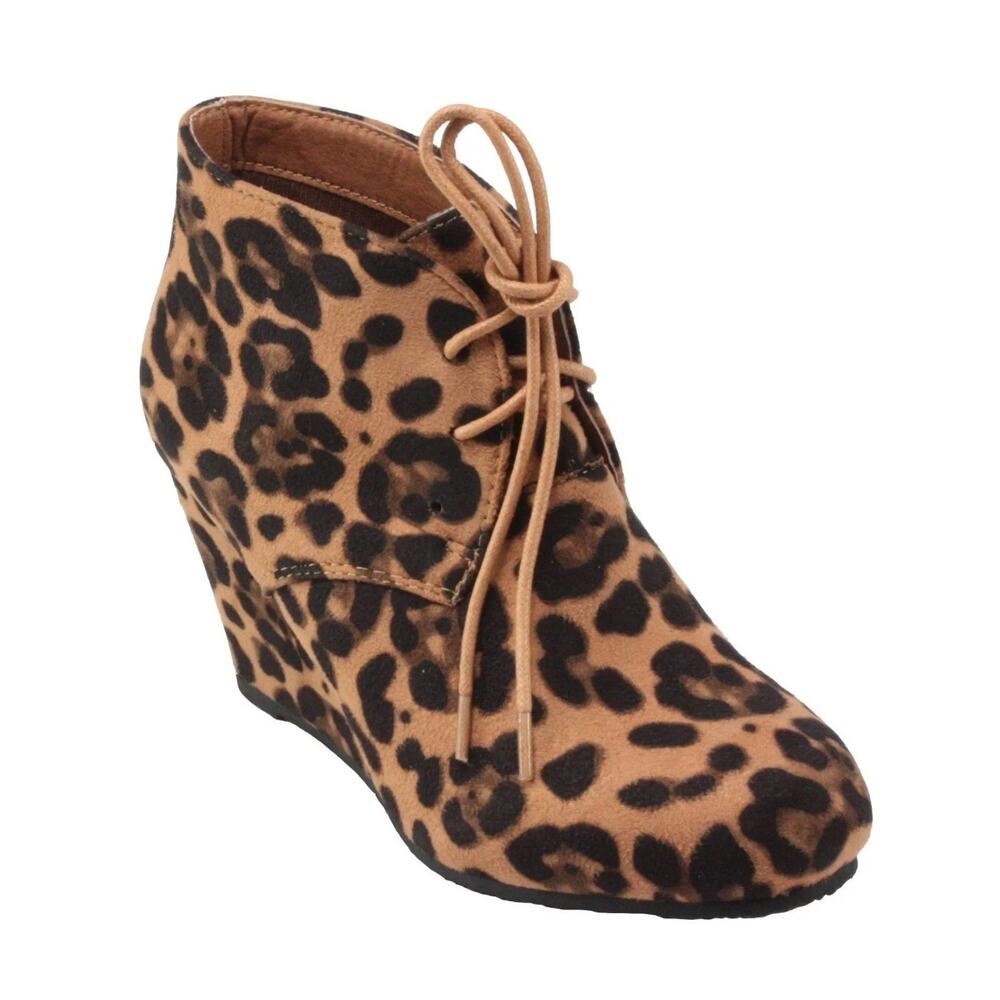 BellaMarie Leopard Print Sally-5 Almond Toe Lace-up Wedge Ankle Booties Size 8